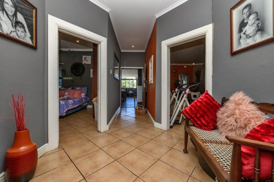 5 Bedroom Property for Sale in Van Riebeeck Hoogte Eastern Cape